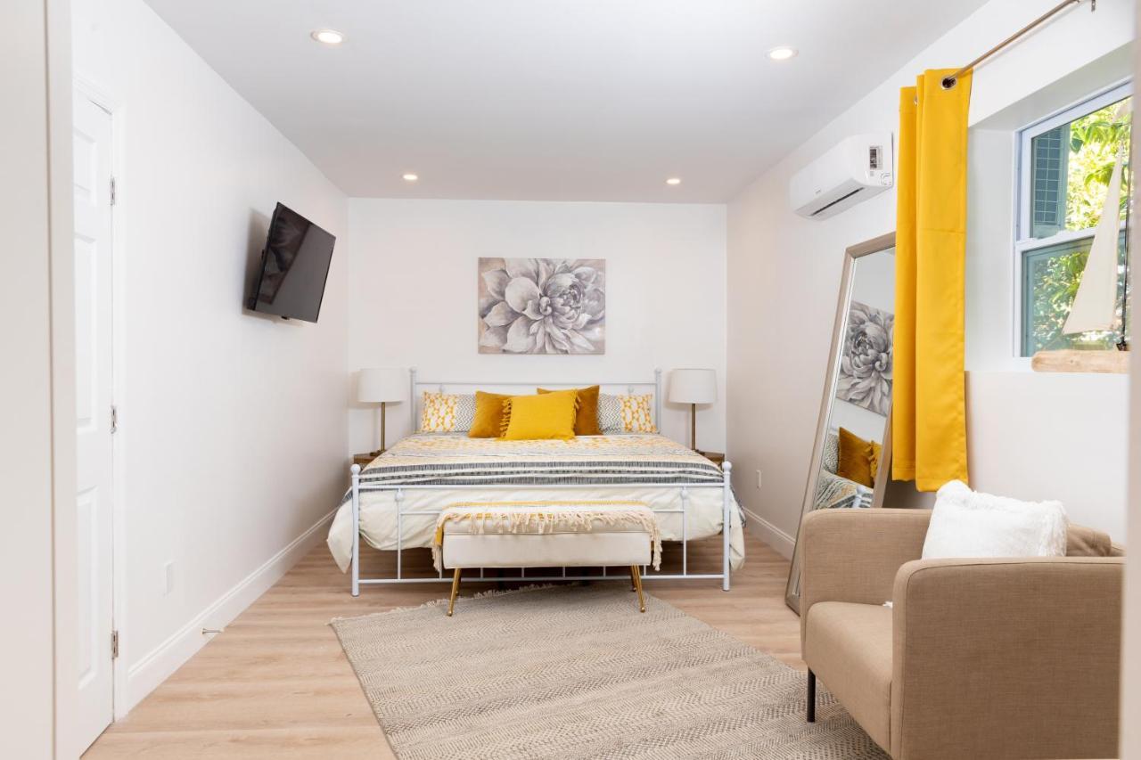 Beautiful Casita With King Bed And Private Patio Close To Calle 8, Mia Airport, Coral Gables Miami Eksteriør bilde